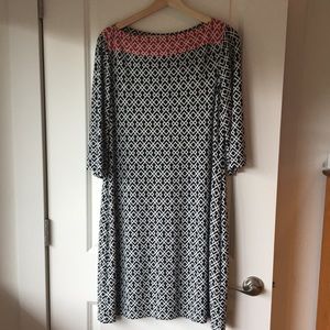 Geometric pattern 3/4 length sleeve dress